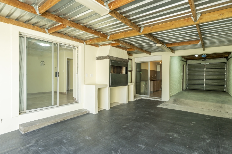 3 Bedroom Property for Sale in Protea Village Western Cape